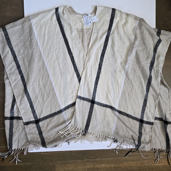 NWT Three Dots Poncho Wrap shawl One Size Neutral Miranda Plaid Cashmere wool - Picture 3 of 7